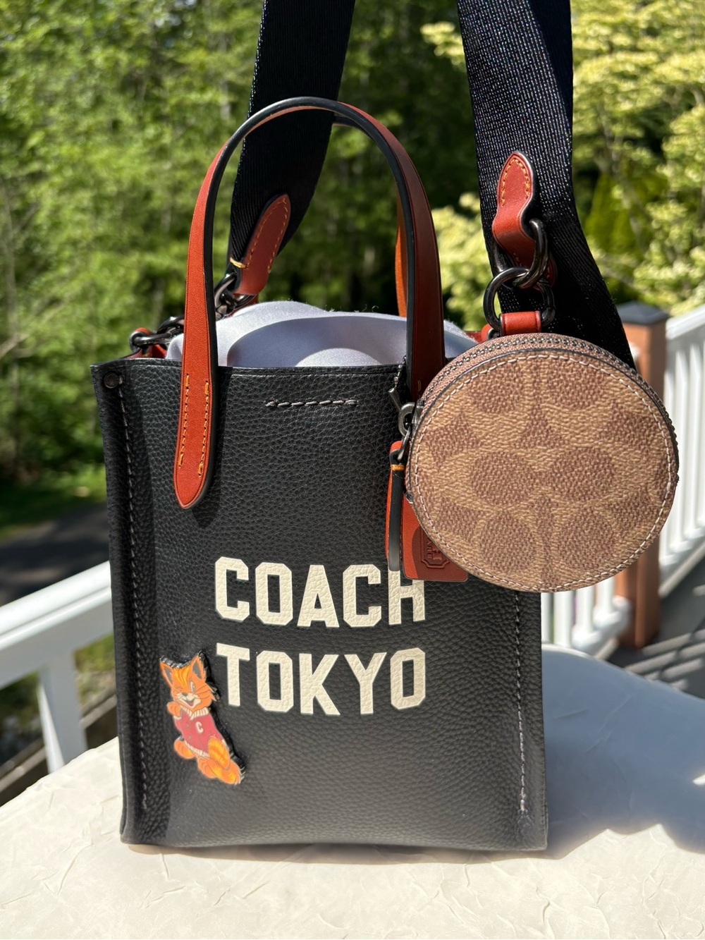 COACH Relay Tote Bag 17 With Coach Tokyo Graphic & Fox Pin CZ215 - Picture 2 of 16